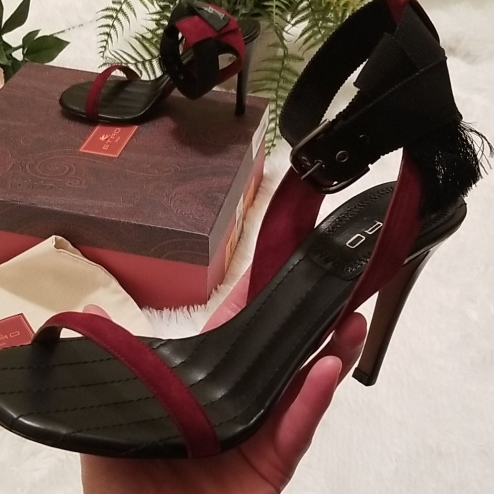 ETRO Designer Genuine Italian Multicolor Buckle Red Heels Retails $950 - Picture 4 of 9
